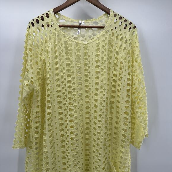 Lulu B Top Shirt Tunic Womens 1X Yellow Cutout Beachy Resort Colorful Tropical - Picture 2 of 12